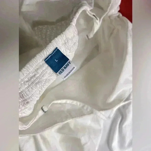 Old Navy Twist Front Cami Top - Picture 7 of 8